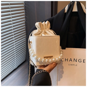 Minimalist marble PU crossbody bag with pearl handle and golden chain, white box shape