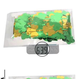Weight measurement of 63.9g for Saint Patrick's Day shamrock foil fringe curtains