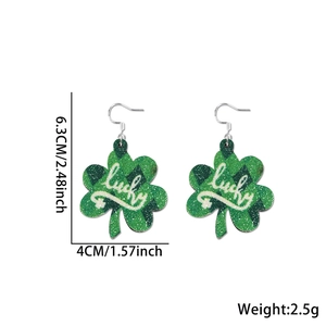 Orecchini a trifoglio verde glitterato per San Patrizio con scritta lucky e ganci argento