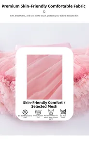 Dettaglio del tessuto in tulle rosa della gonna tutu con istruzioni per il lavaggio delicato