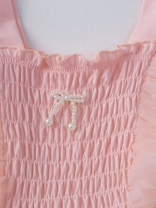 Robe rose pour fille avec tissu élastique froncé et noeud délicat en perles blanches
