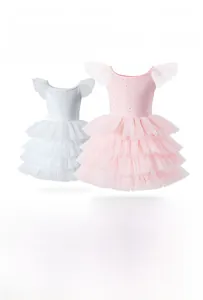 Détail de la robe tutu en tulle multicouche pour filles avec sequins et manches volantées
