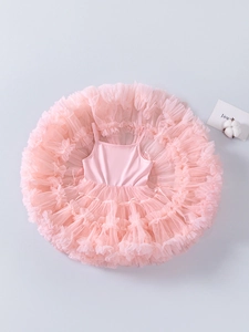 Pink tutu princess dress for girls with layered mesh skirt and delicate bow decoration
