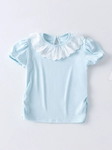 T-shirt bleu clair pour fille avec col en dentelle blanche et texture jacquard diamant