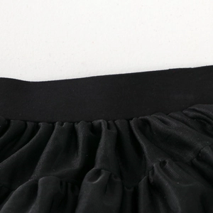 Detail von Mädchen Tütü-Rock in Schwarz mit elastischem Bund und Faltenstruktur
