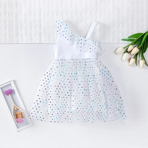 Détails de la robe blanche pour filles avec pois colorés et jupe en tulle multicouche