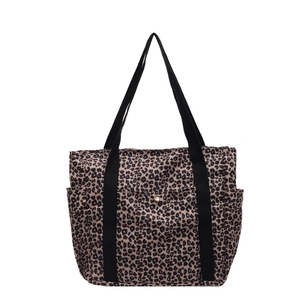 Grand sac cabas à imprimé léopard avec sangles noires et poche frontale à bouton