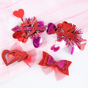 Set de barrettes de Saint-Valentin avec flèche de Cupidon et cœurs rouges à paillettes