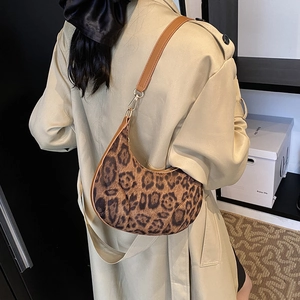 Women's Leopard Print Hobo Bag Vintage Moon Shaped Underarm Shoulder Bag Fashion PU Leather Faux Fur Handbag Casual Chic Purse