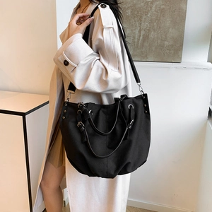 Japanese retro black canvas messenger bag with large capacity and multi-functional straps