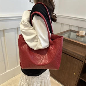 Red woven texture large tote bag for women, minimalist shoulder bag for daily commute