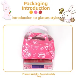 Detailed view of lightweight non-woven Easter gift bag weighing 14g on a digital scale