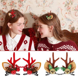 Barrettes à cheveux bois de renne de Noël mignonnes avec baies rouges et clochettes
