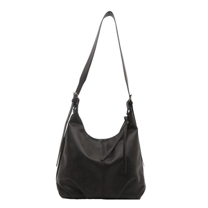 Retro schwarze Hobo-Schultertasche aus Leder mit verstellbarem Gurt und Quasten