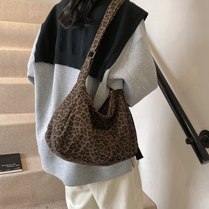 Grand sac à bandoulière léopard pour femme, style décontracté et spacieux pour l'hiver