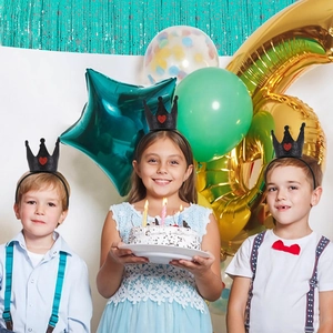 Serre-tête couronne noire avec cœur pailleté rouge pour fête d'anniversaire enfant