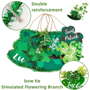 Détail de la plaque de trèfle en bois de la St-Patrick avec double renfort et nœud vert