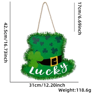 Vue détaillée du panneau chapeau vert Saint-Patrick avec texte Lucky et gland vert
