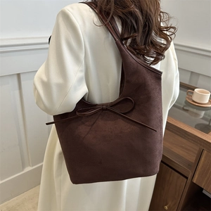 Sac fourre-tout rétro en daim marron foncé pour femme avec nœud et large bandoulière