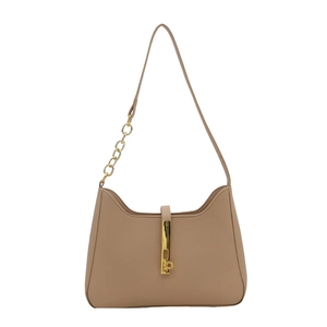 Sac hobo élégant couleur abricot en cuir grainé avec détails de chaîne dorée