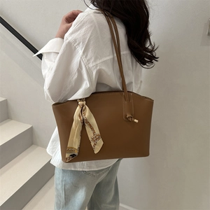Borsa tote marrone minimalista con foulard, elegante borsa a tracolla da donna per uso quotidiano