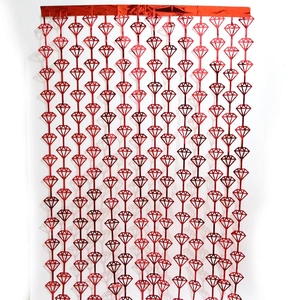 Rideau de franges en aluminium rouge en forme de diamant pour décoration de fête