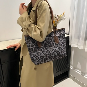 Vintage leopard print tote bag for women with large capacity and stylish brown handles