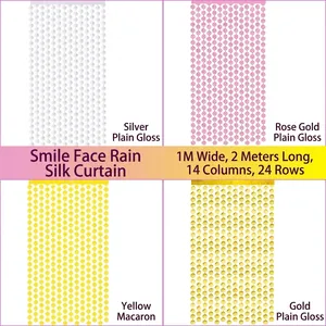 Tende di frangia con faccina sorridente in oro e argento per decorazione di feste