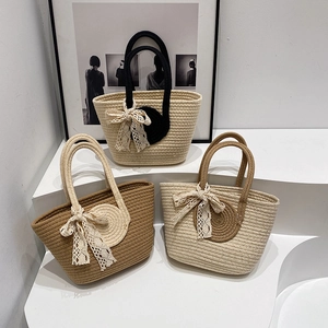 Grand Sac Cabas en Paille Tissé à la Main pour Femmes Avec Décoration de Nœud en Dentelle Sac à Épaule d'Été Minimaliste Vacances