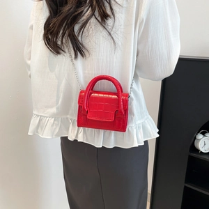 Minimalist red crocodile texture mini handbag with elegant silver chain shoulder strap