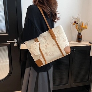 Grand sac cabas rétro à lettres avec bordures en cuir marron et petite pochette assortie