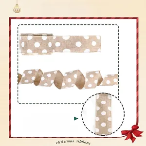 Détail du ruban en toile de jute à pois blancs pour décorations de Noël et bricolage
