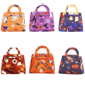 Set of 6 Halloween non-woven candy bags with pumpkin, ghost and bat party patterns