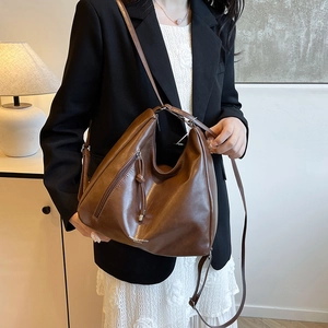 Sac à dos rétro en similicuir marron avec fermeture éclair verticale pour femmes actives