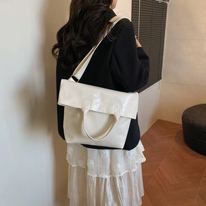 Bolso tote de cuero blanco crema para mujer con correa de hombro ajustable