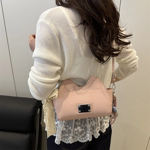 Borsa a tracolla rosa con orecchie di gatto, fiocco in pizzo e ciondolo peluche