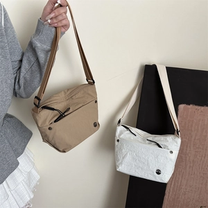 Women Minimalist PU Leather Wrinkle Texture Shoulder Bag Urban Casual Crossbody Bag With Adjustable Strap Lightweight Square Bag
