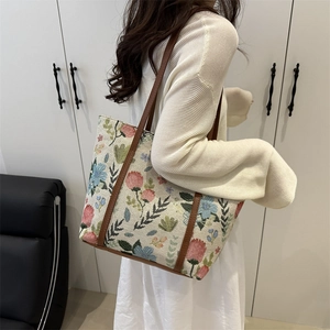Grand sac cabas jacquard au motif floral coloré avec anses en cuir marron vintage