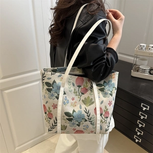 Grand sac cabas rétro à fleurs pour femme avec motifs élégants collection printemps 2025
