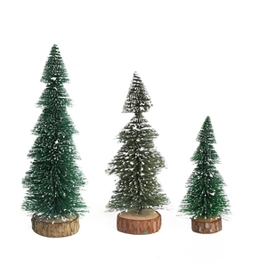 Three-piece mini sisal Christmas trees with snow effect and natural wood bases