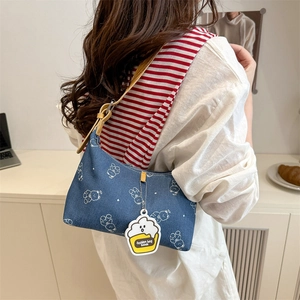 Sac carré en jean bleu avec imprimé ours blanc et bandoulière en cuir jaune pour femme