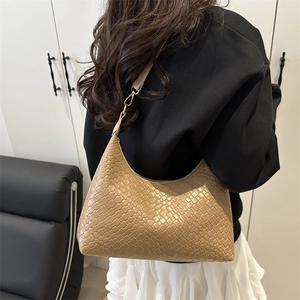 Fashionable khaki woven shoulder bag with large capacity and minimalist design for women