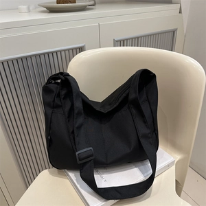 Large Capacity Canvas Tote Bag For Women Minimalist Solid Color Shoulder Bag Versatile Crossbody Bag Daily School Bag 2025 Fashion