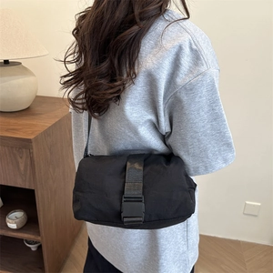 Minimalist black oxford fabric crossbody fitness bag for women with adjustable strap