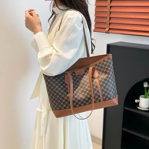 Retro brown geometric tote bag with leather trim and large capacity for daily commuting