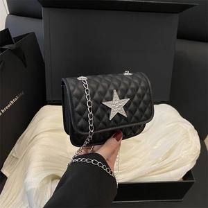 Mini Sac Bandoulière Matelassé pour Femmes Décor Étoile en Strass Cuir PU Chaîne en Métal Sac à Épaule pour Fête Quotidienne Mode