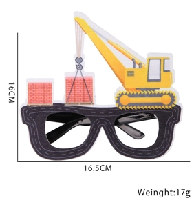 Dimensions des lunettes de fête chantier avec grue et motifs de route, 16cm par 16,5cm