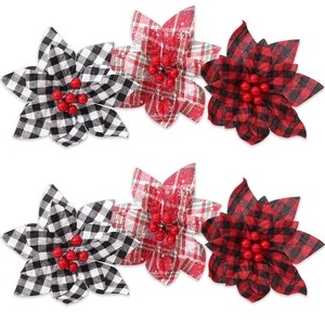 Set van 6 geruite kerstbloemen met rode bessen voor decoratie van de kerstboom