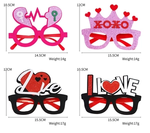 Detailed view of four Valentine glitter glasses showing exact size and weight dimensions