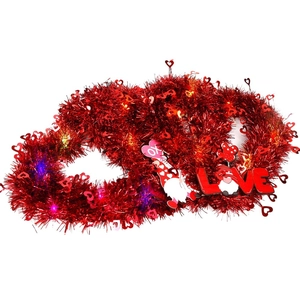 Couronne de cœur pour la Saint-Valentin avec lumières LED et gnome en peluche décoratif